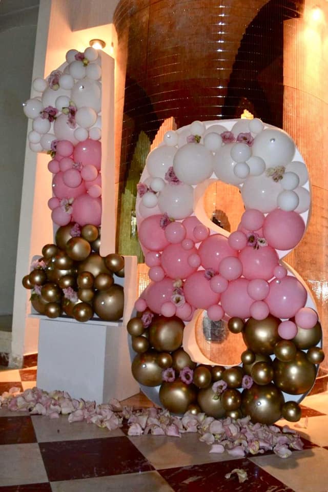 Balloon mosaic birthday decoration, Nikoloon Frames best design awards
