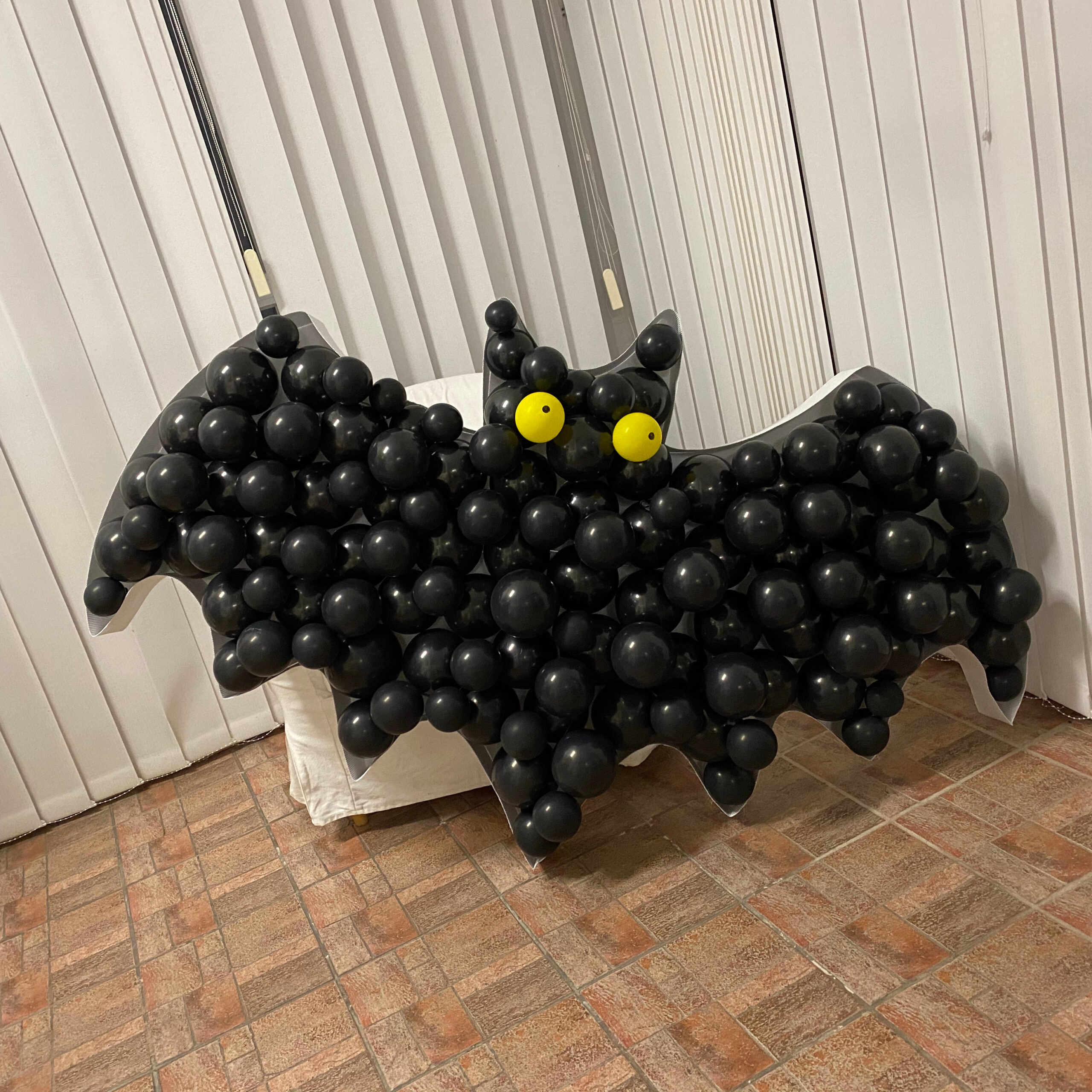 Bat - 100 cm height - Image 3
